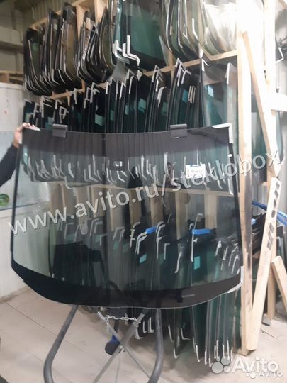 Лобовое стекло Mazda Cx-7