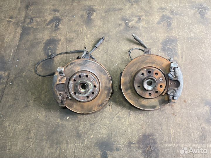 Поворотный кулак в сборе на Opel Astra G, Zafira A