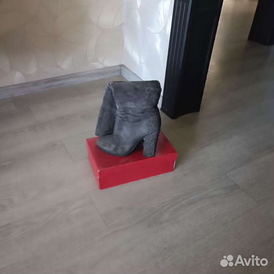 Обувь женская 37 размер