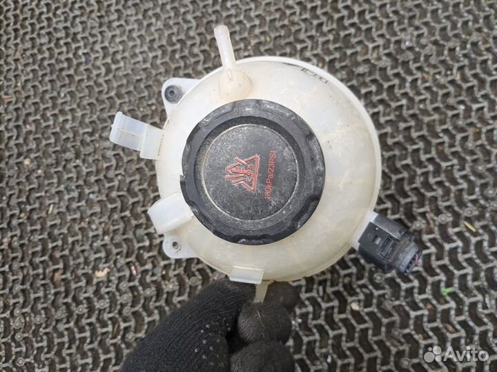 Бачок расширительный Audi Q3, 2018