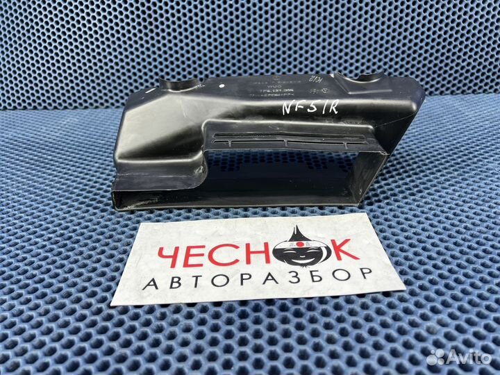 Воздуховод радиатора правый VW Touareg 2010-2014