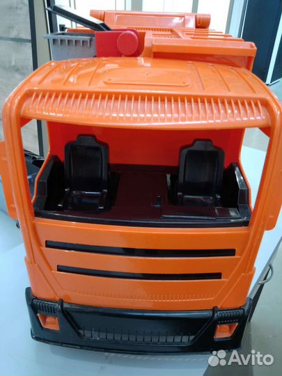 Большой грузовик