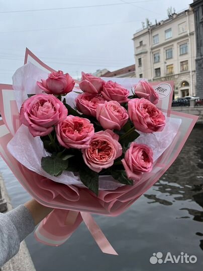 Букет из пионовидных роз