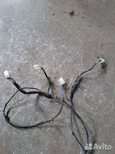 Проводка двери передний Mitsubishi Mirage