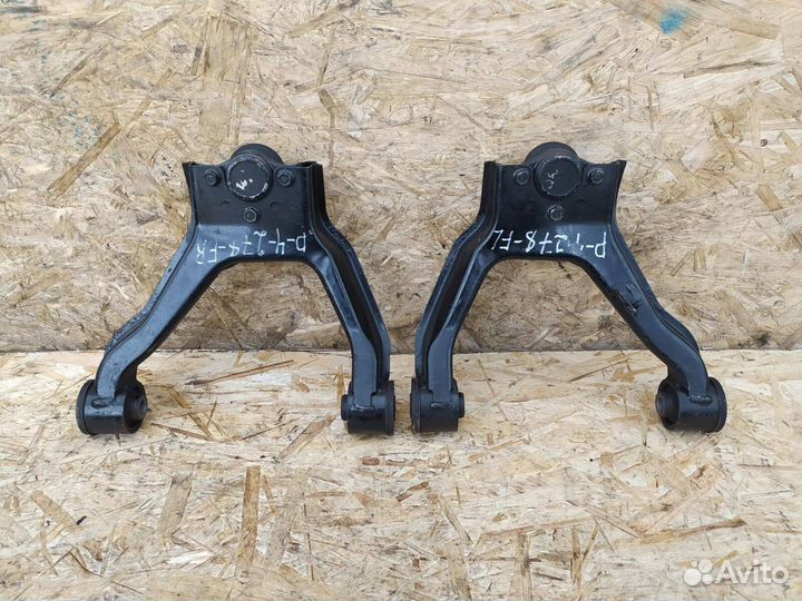 Рычаг Mitsubishi Pajero 4 передний верхний