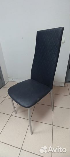 Стулья черные