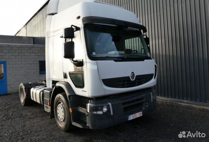 В разборке грузовик Renault,Premium II с 2007