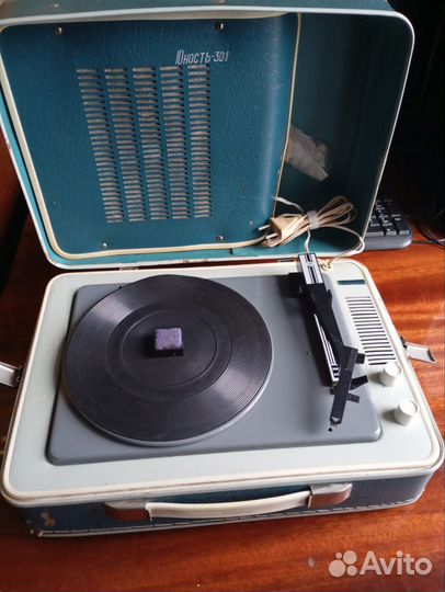 Проигрыватель юность 301