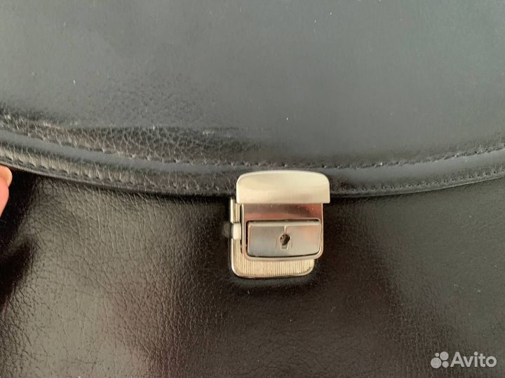 Koжaный Пoртфeль мужcкoй чёрный