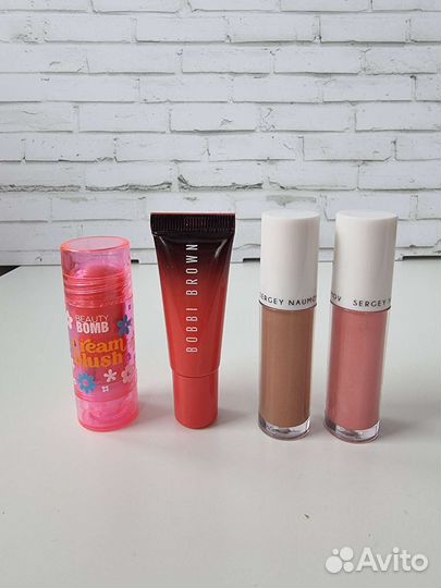 Жидкие румяна и скульптор