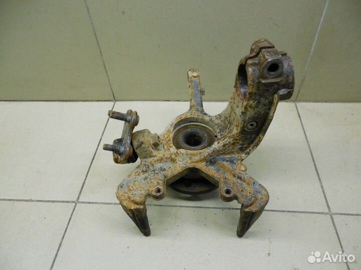 Кулак поворотный передний левый Fabia 2007-2015