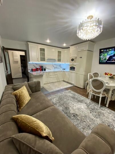 2-к. квартира, 42 м², 8/17 эт.