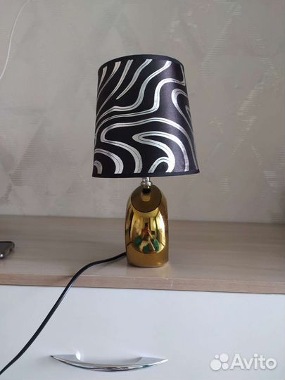 Лампа настольная