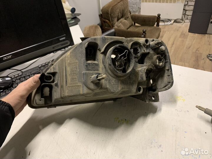 Фара правая Renault Logan 1 до 2009г