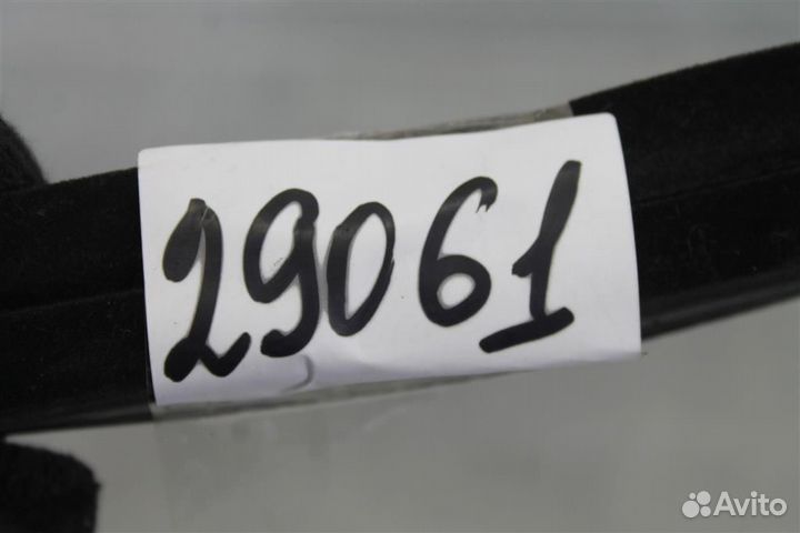 Уплотнитель стекла двери передней правой Nissan Q