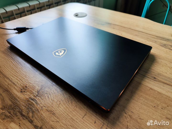 Мощный деловой, игровой ноутбук MSI GS75 9SE-837RU