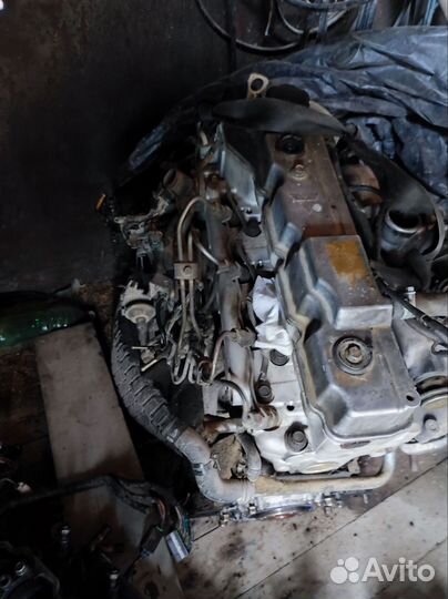 Двигатель 4м40