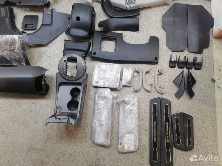 Пластик салона Kia Sportage 3 SL