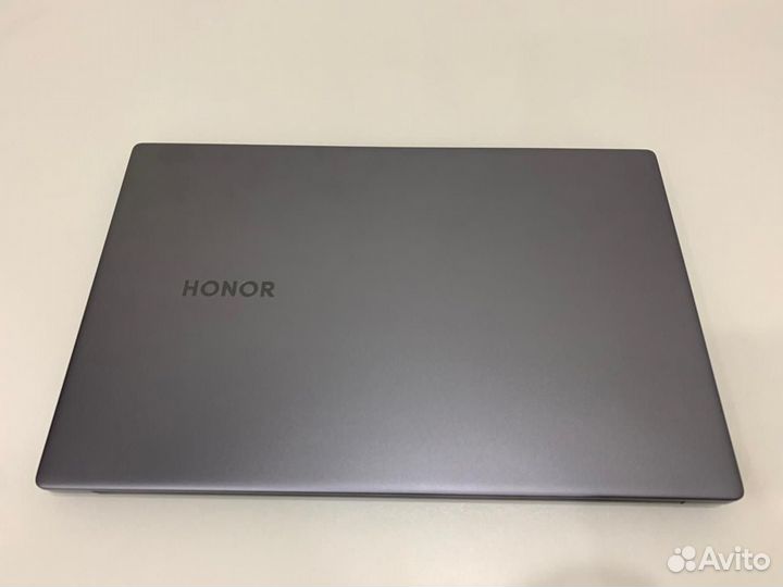 Honor MagicBook X15 i5-10210U 8gb+512gb