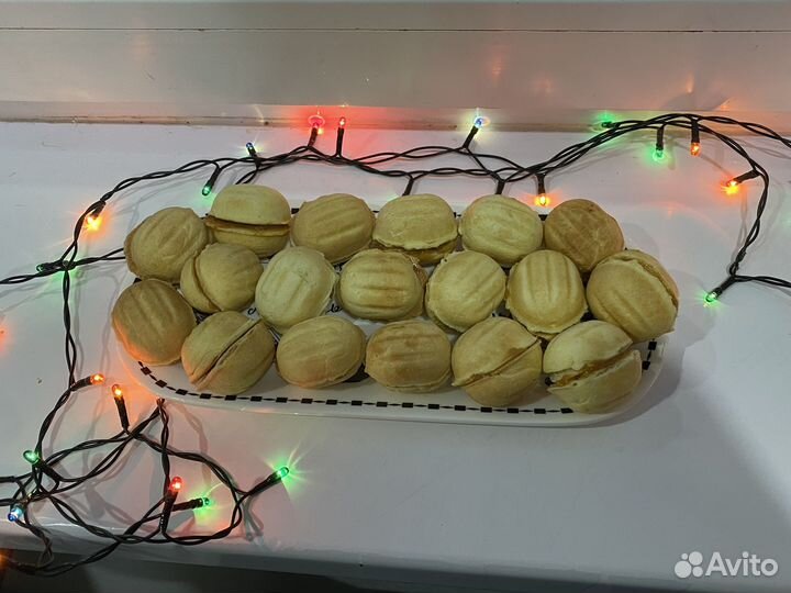 Шоколадная колбаса, орешки со сгущенкой