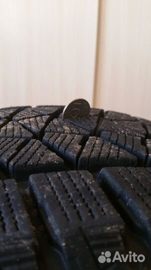 Bridgestone Blizzak DM-V2 225/65 R17 102S