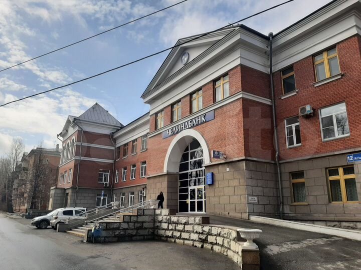 Здание, 4383.6 м²
