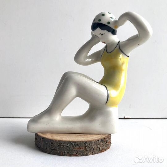 Статуэтка купальщица фарфор гжель винтаж