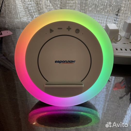 Беспроводное зарядное. Bluetooth колонка. Ночник
