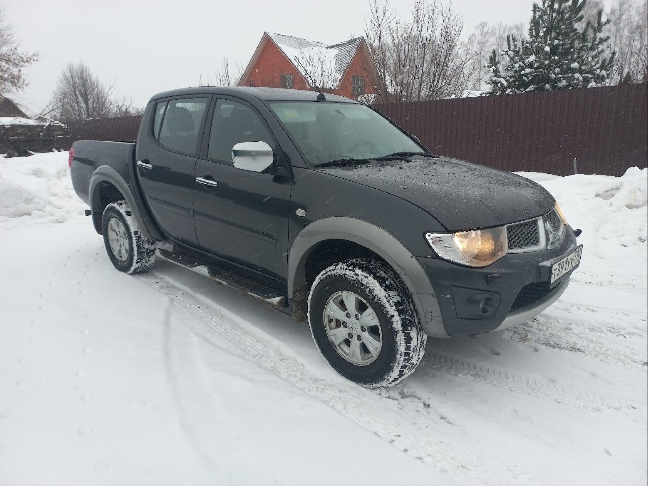Mitsubishi L200: фото владельца