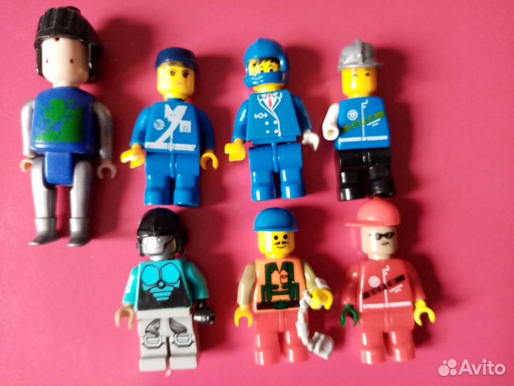 Lego минифигуры разные