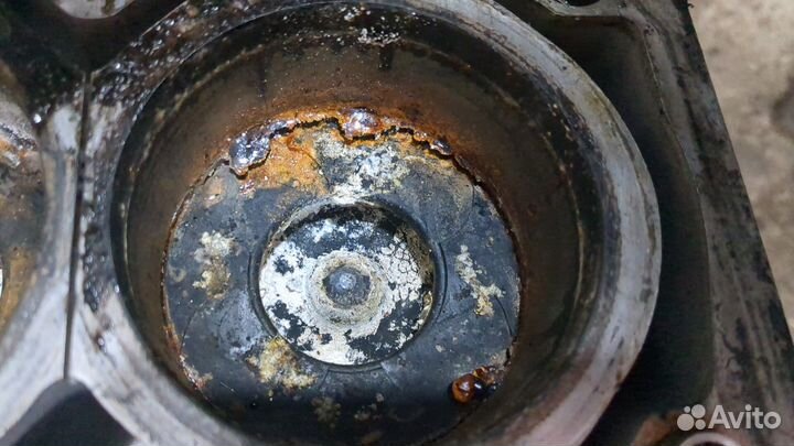 Блок цилиндров Volvo XC90 D5244T 2.4 Дизель, 2004