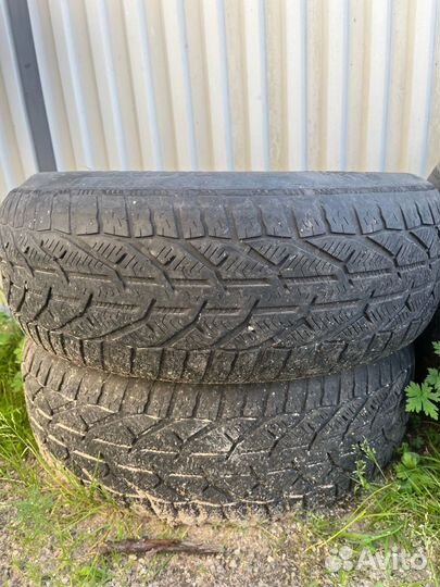 Tigar Winter 215/60 R16