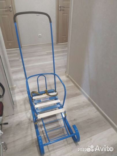 Продам сани с чехлом