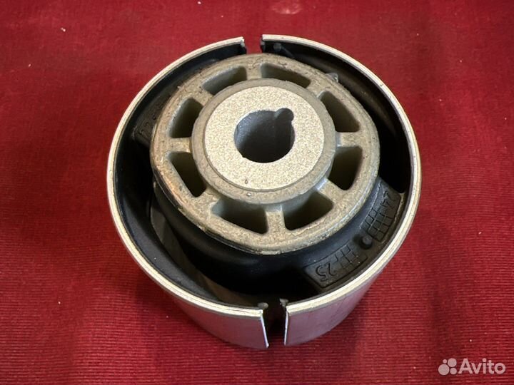 Сайлентблок переднего продольного рычага Мерседес