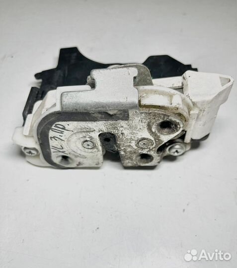 Замок задней правой двери Mitsubishi Outlander XL