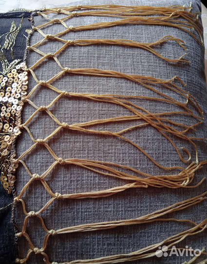 Шарф с золотом и пайетками