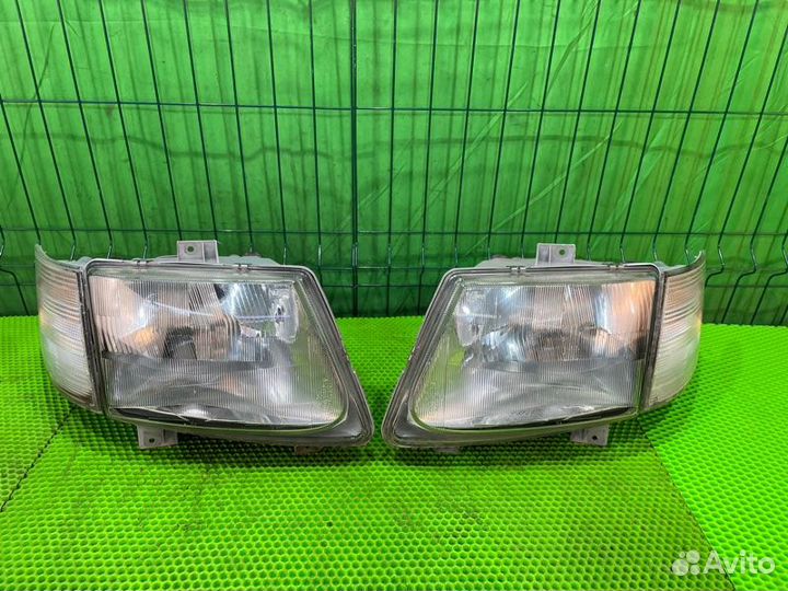 Фара левая+фара правая Mercedes-Benz V W638