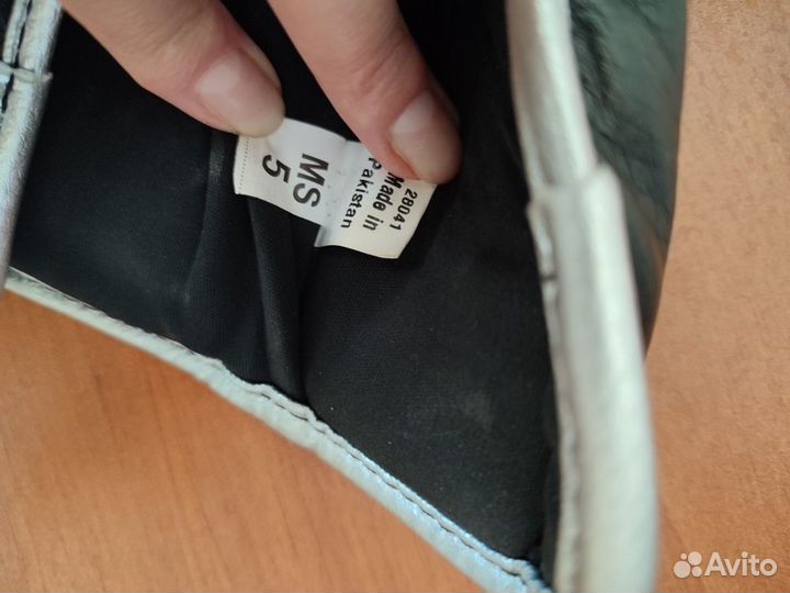 Боксерские перчатки и бинты