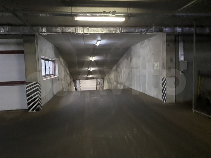 Машиноместо, 18 м²