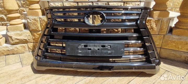 Решётка радиатора Lexus LX570 Black Vision 2018