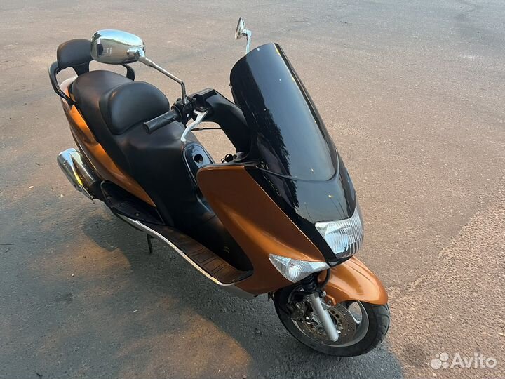 Максискутер Yamaha Majesty 125