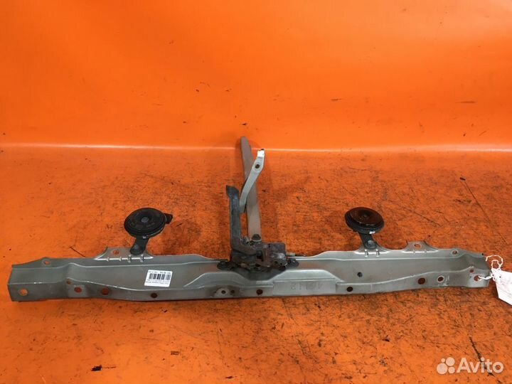 Планка телевизора Toyota Opa ZCT10 (Переднее Верхнее)