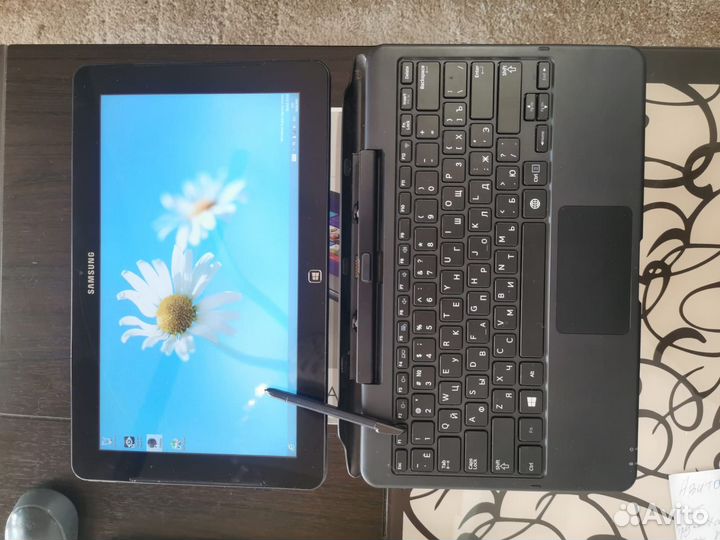 Планшет с клавиатурой стилусом Samsung 700T1C-H01