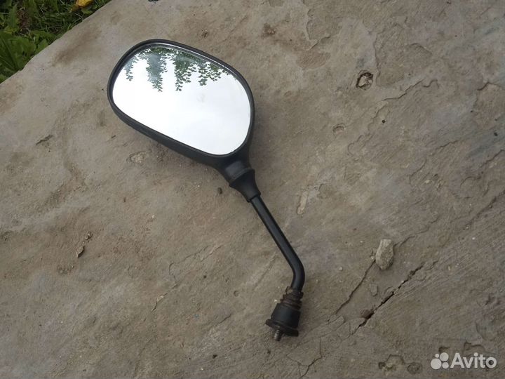 Зеркало заднего вида