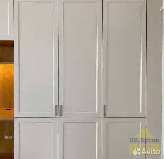 Распашной шкаф