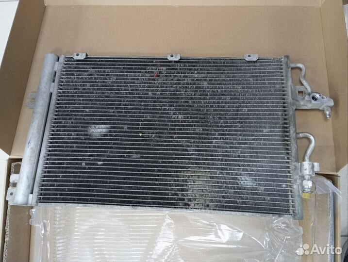 Радиатор кондиционера Opel Zafira B 93178958