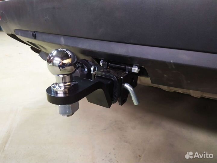 Фаркоп на Volkswagen Touareg 2002-2018