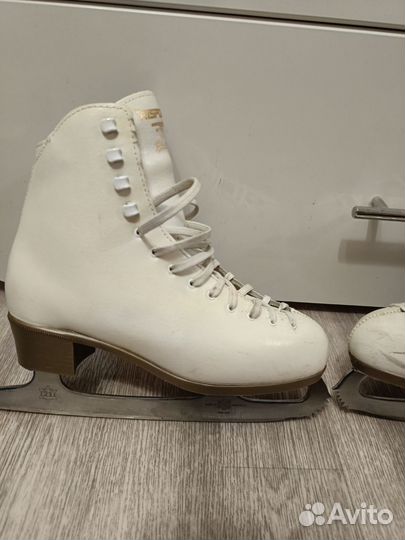 Коньки фигурные Risport