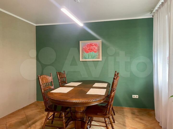 Коттедж 279,2 м² на участке 8 сот.