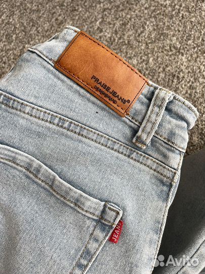 Джинсы слоучи